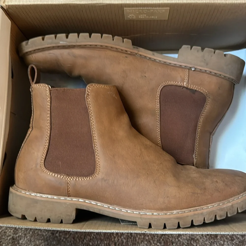 Chelsea boot - Picture 2 of 3